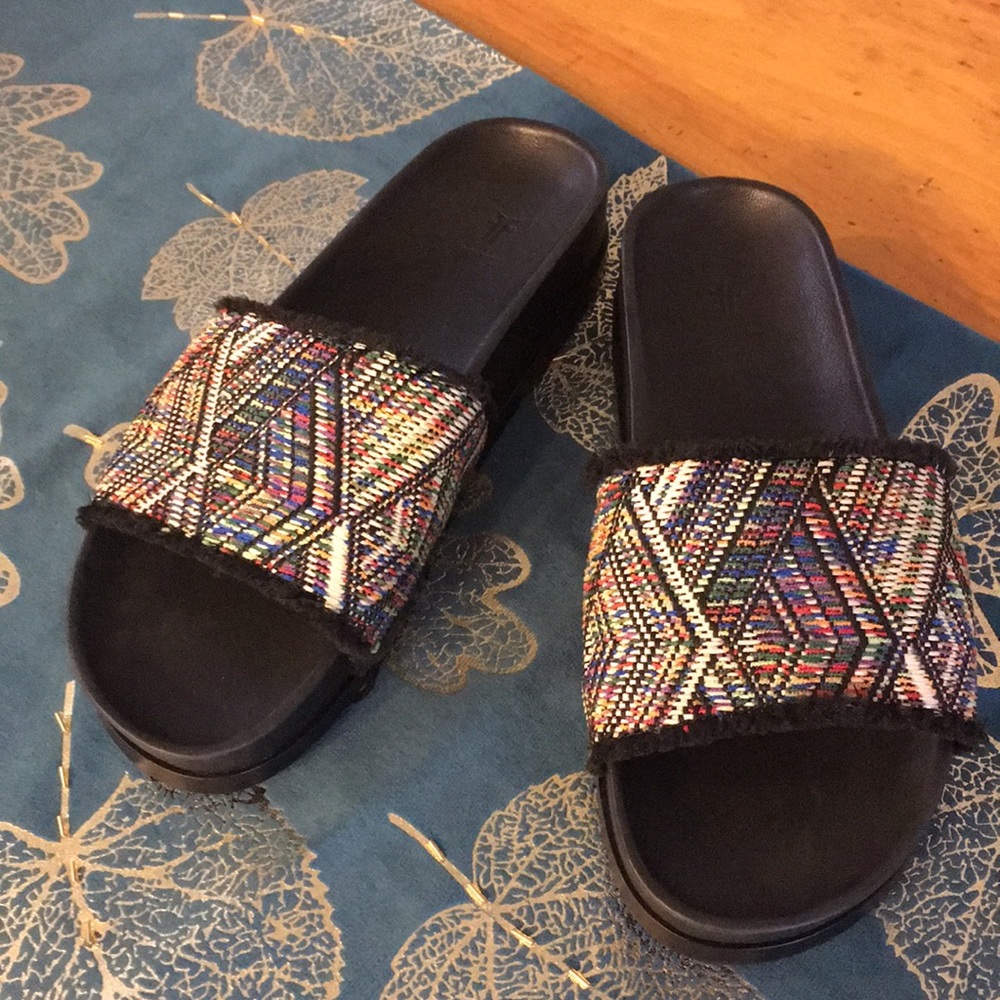 NWOB FRYE Lily Fray Slide leather